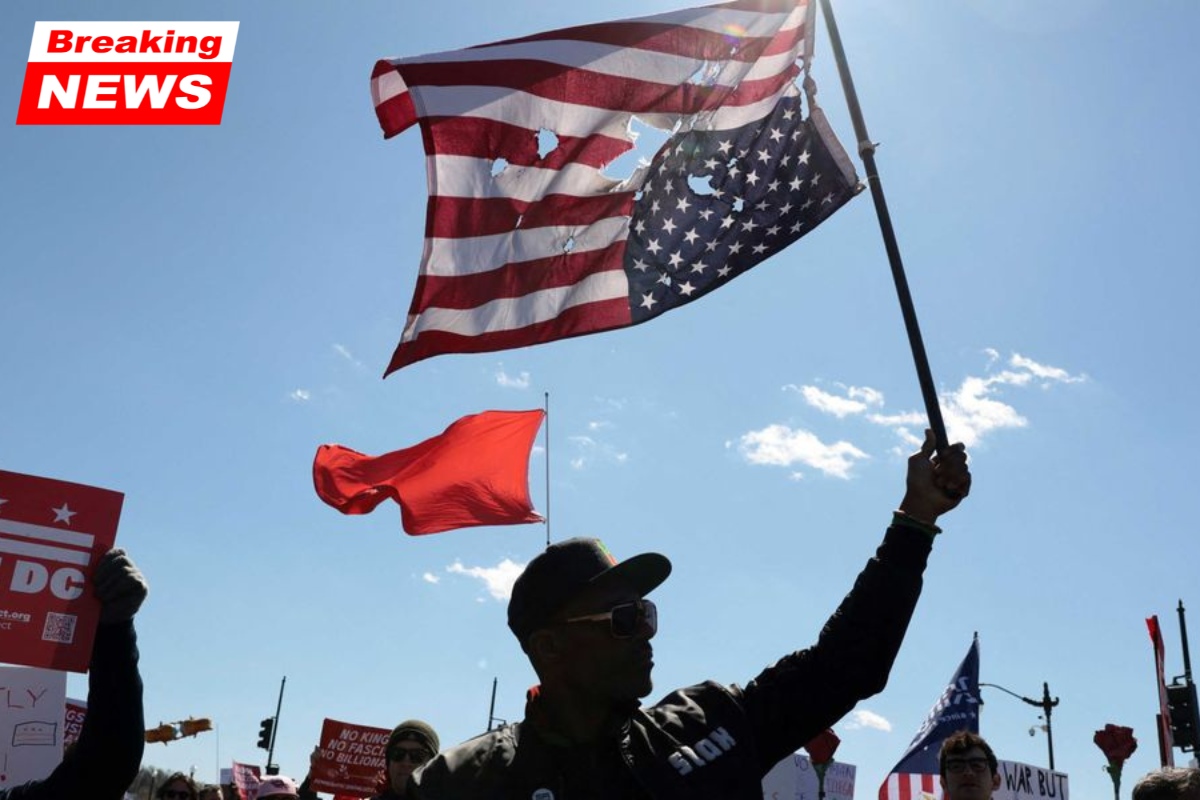 If the war with Iran continues, the United States will face 'total collapse' within six months, according to experts