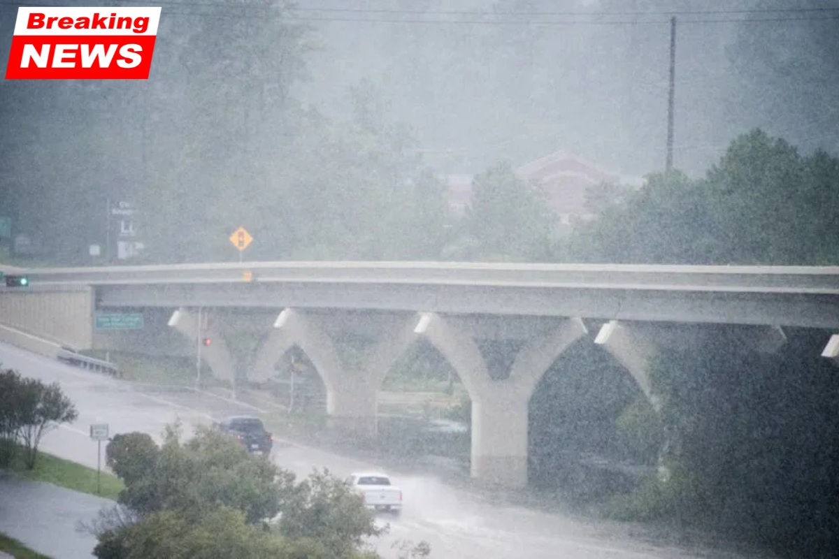 Spring Storm Warning: 70 mph winds, baseball-sized hail, and tornadoes could threaten I-35 and I-44 in Texas and Oklahoma. This coming weekend