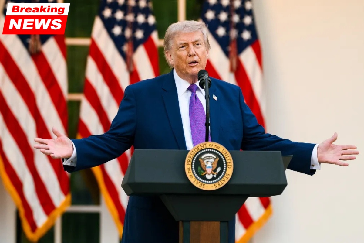 According to reports, Trump is making all government phones install an app that says "Greatest President Ever!" when it greets federal employees
