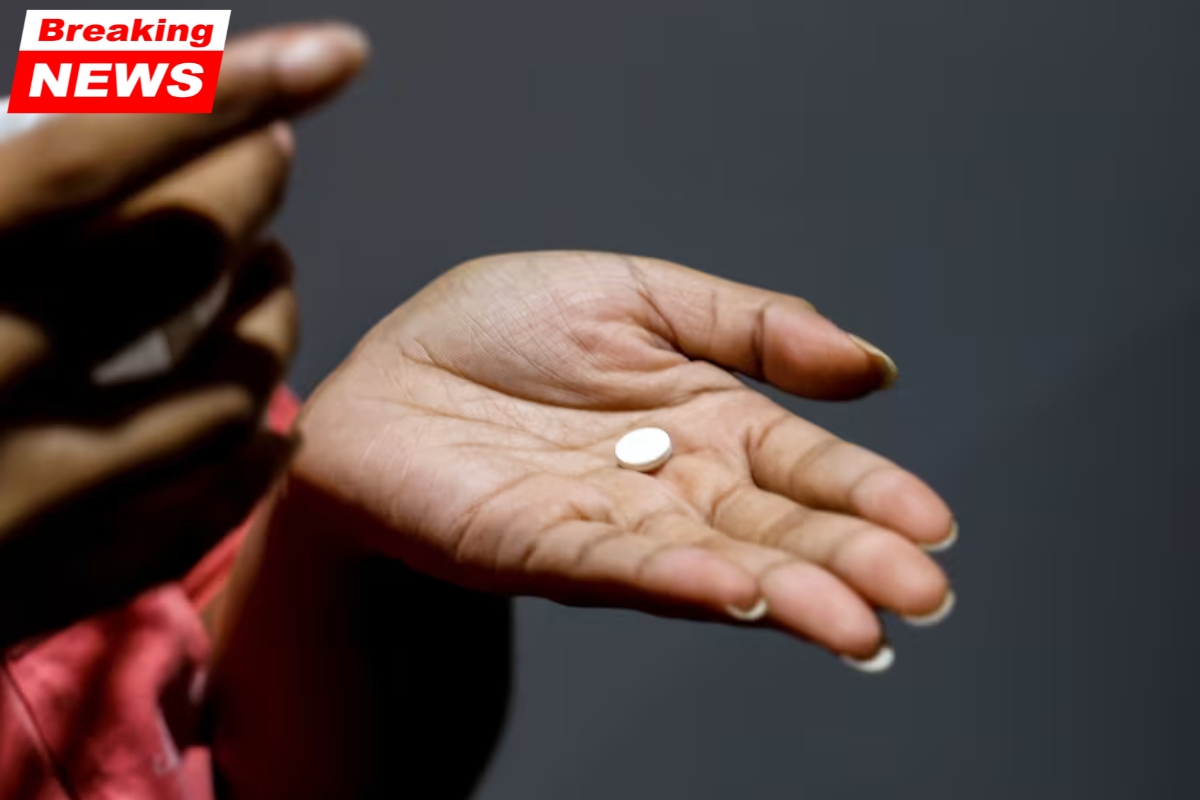 The Supreme Court temporarily permits the mailing of the abortion medication mifepristone