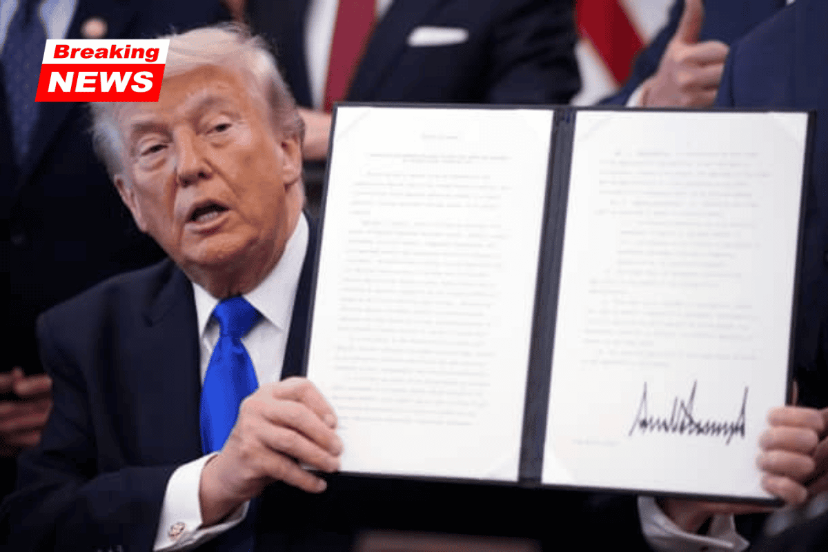 Trump signs executive order that expands workers' access to retirement account